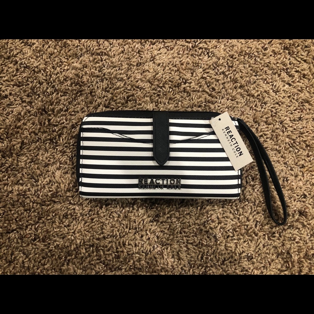 Kenneth Cole Reaction wristlet wallet for women